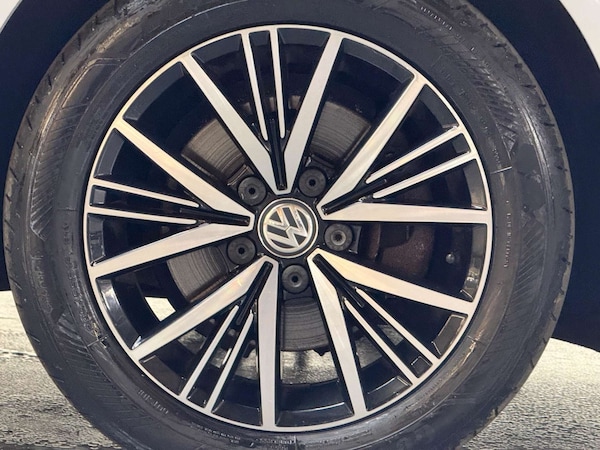 Used Volkswagen Golf 2017 for sale - 76181037: Photo 65