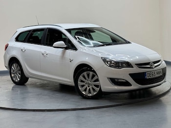 Used Vauxhall Astra 2015 for sale - 77502000: Photo