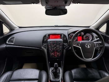 Used Vauxhall Astra 2015 for sale - 77502000: Photo