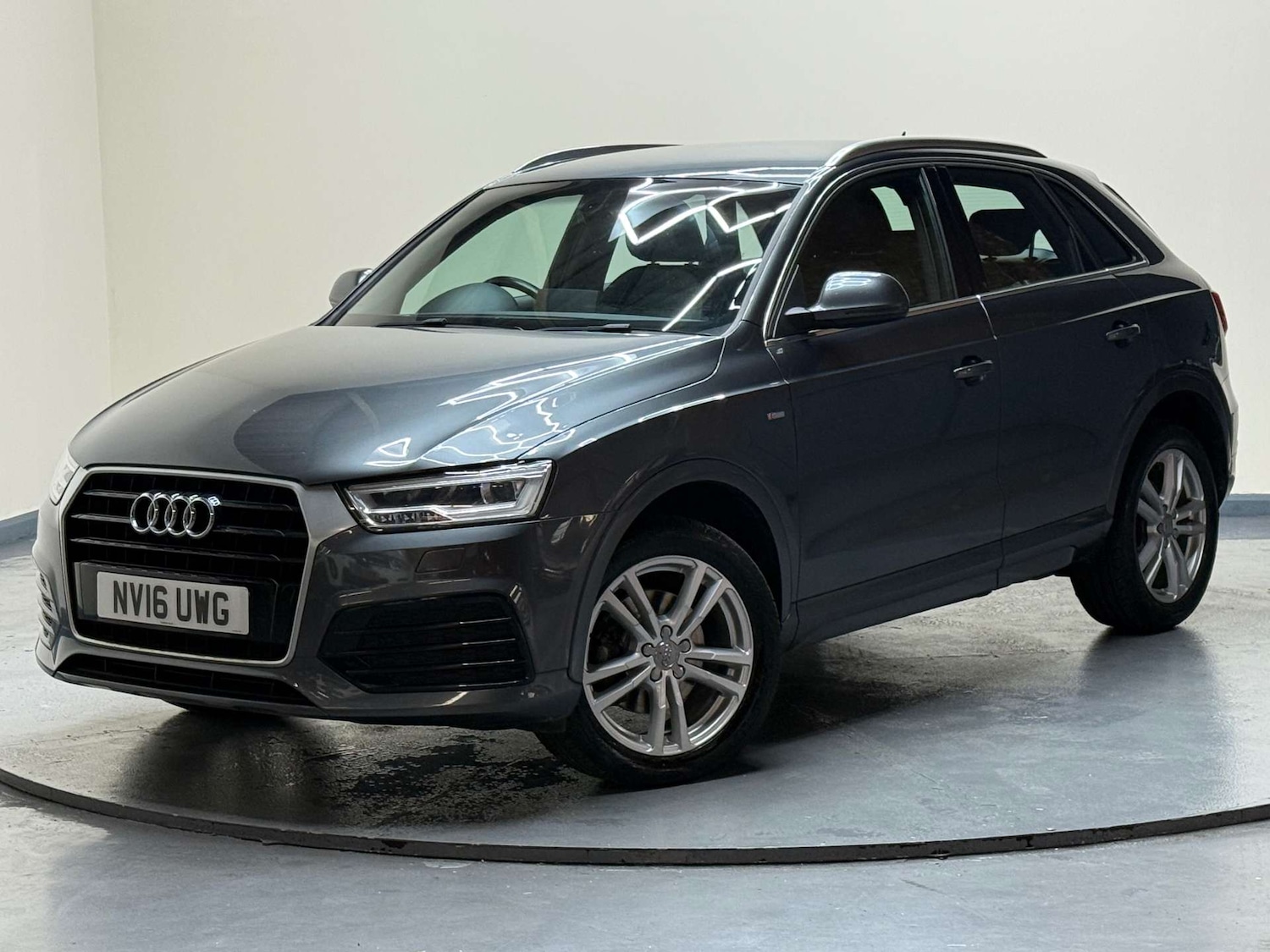 Used Audi Q3 2016 for sale - 76363707: Photo 2