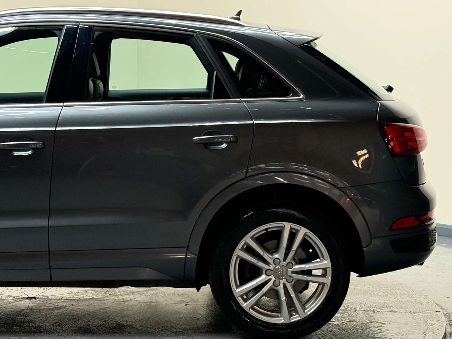 Used Audi Q3 2016 for sale - 76363707: Photo 46