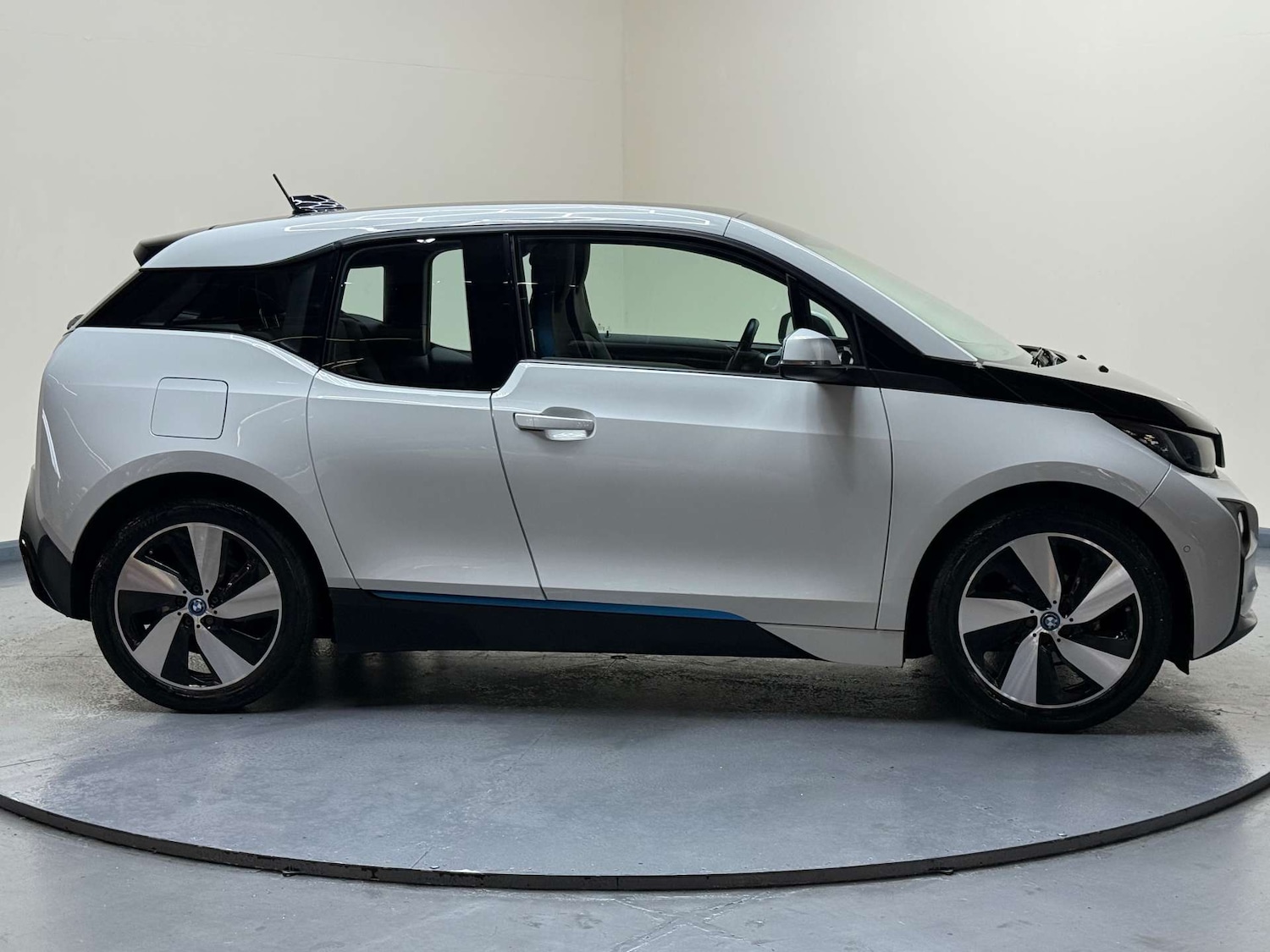 Used BMW i3 2015 for sale - 76393352: Photo 13