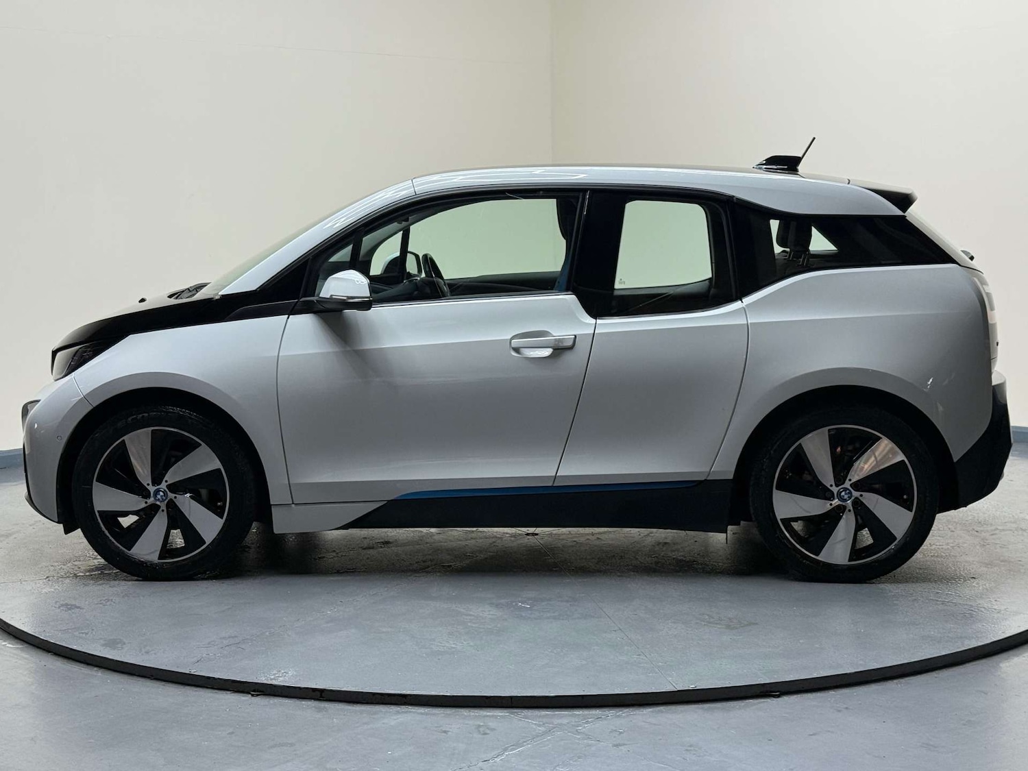 Used BMW i3 2015 for sale - 76393352: Photo 30