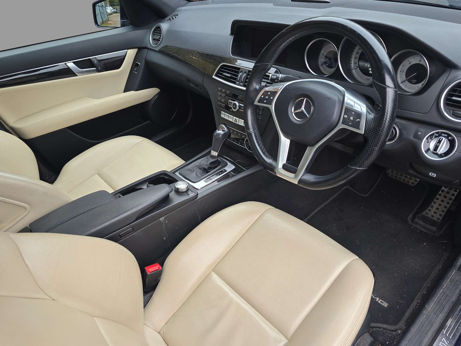 Used Mercedes-Benz C Class 2013 for sale - 76366168: Photo 10