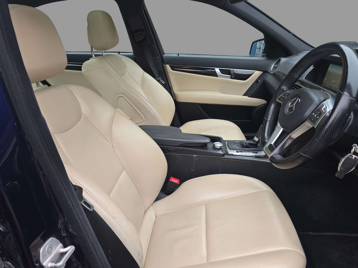 Used Mercedes-Benz C Class 2013 for sale - 76366168: Photo 9