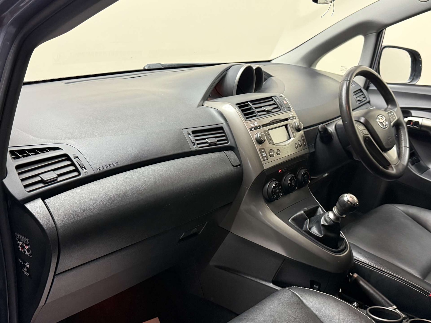 Used Toyota Verso 2009 for sale - 76739865: Photo 31