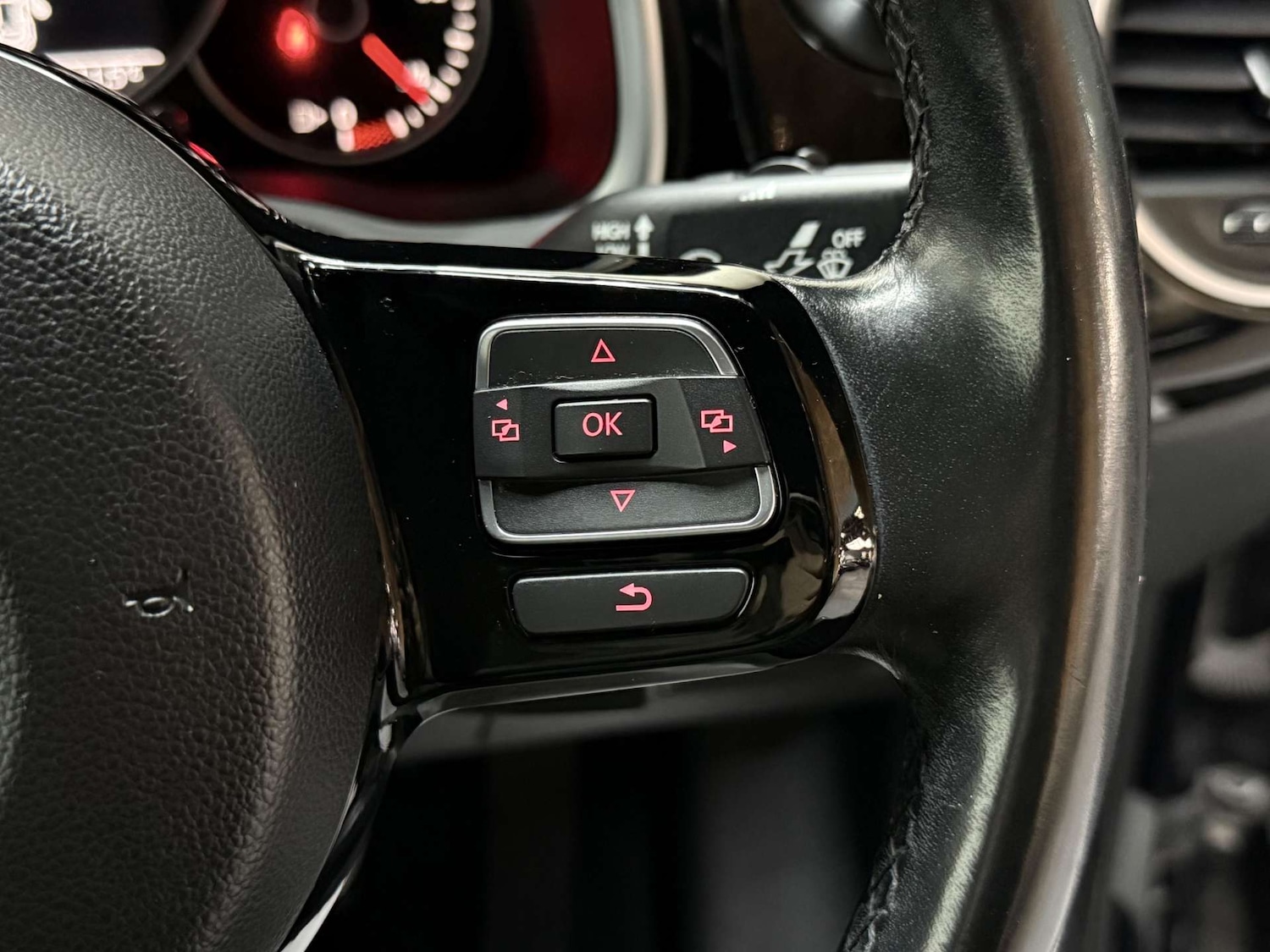 Used Volkswagen Beetle 2012 for sale - 76961784: Photo 19