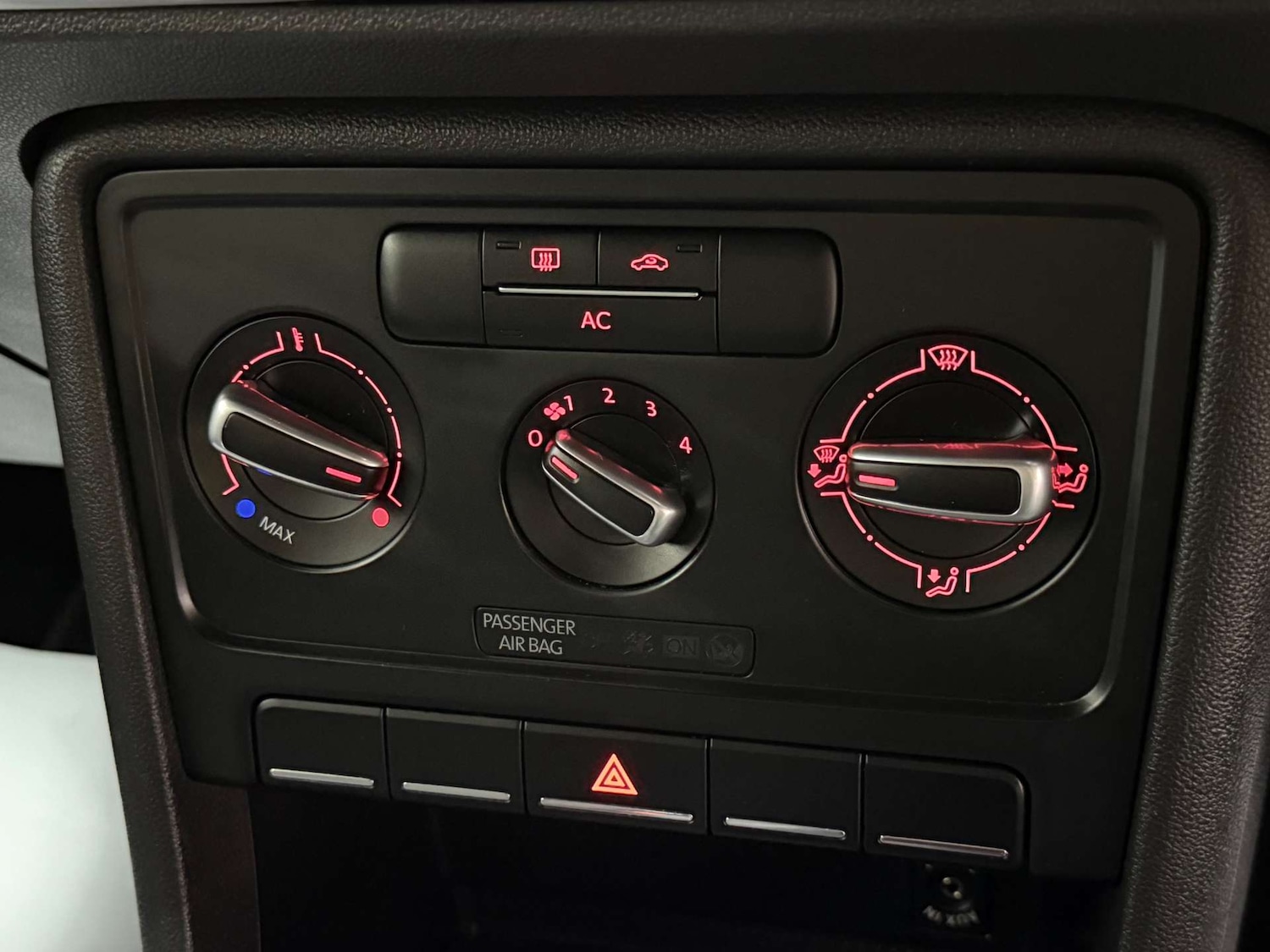 Used Volkswagen Beetle 2012 for sale - 76961784: Photo 22