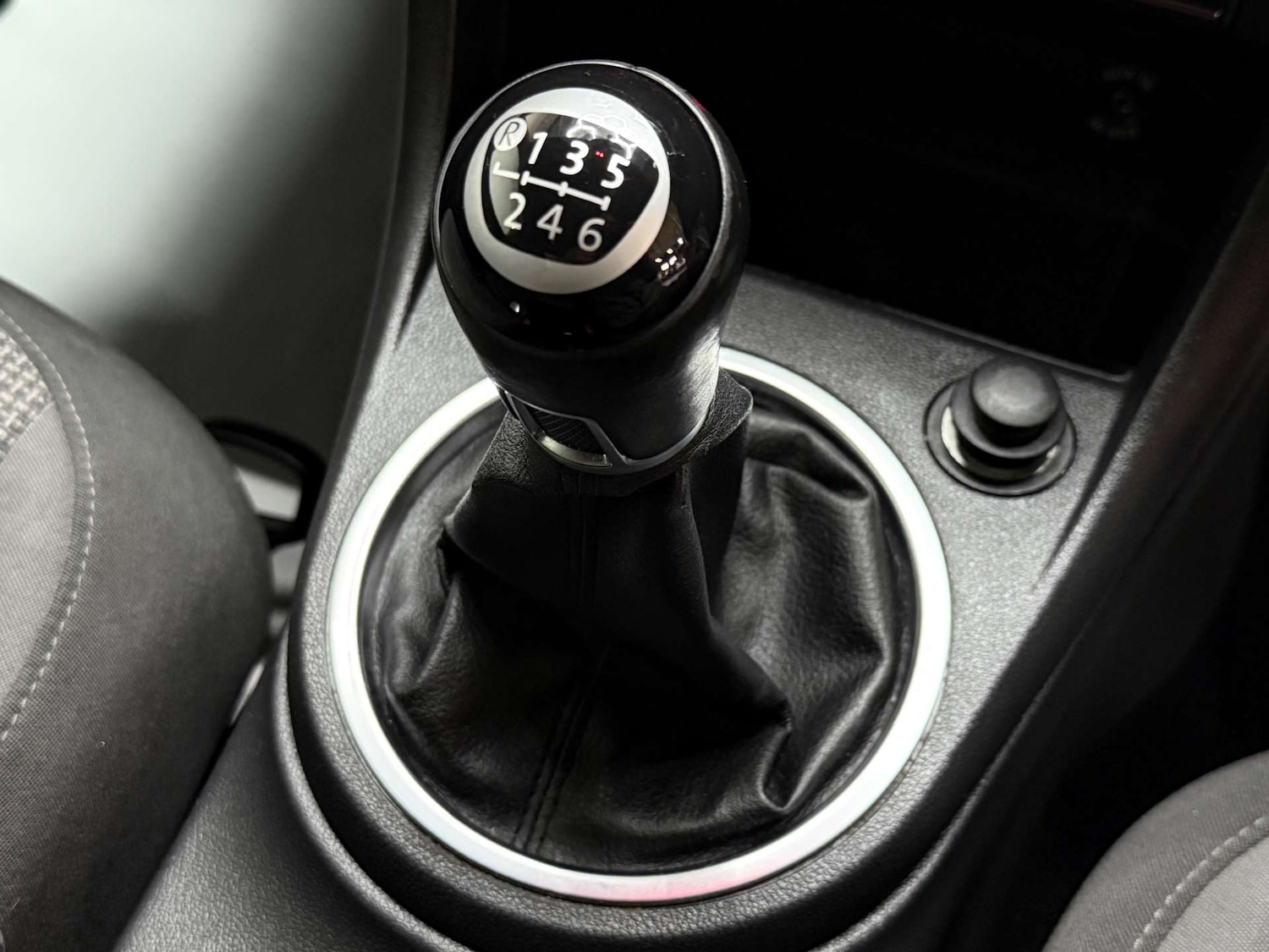 Used Volkswagen Beetle 2012 for sale - 76961784: Photo 23