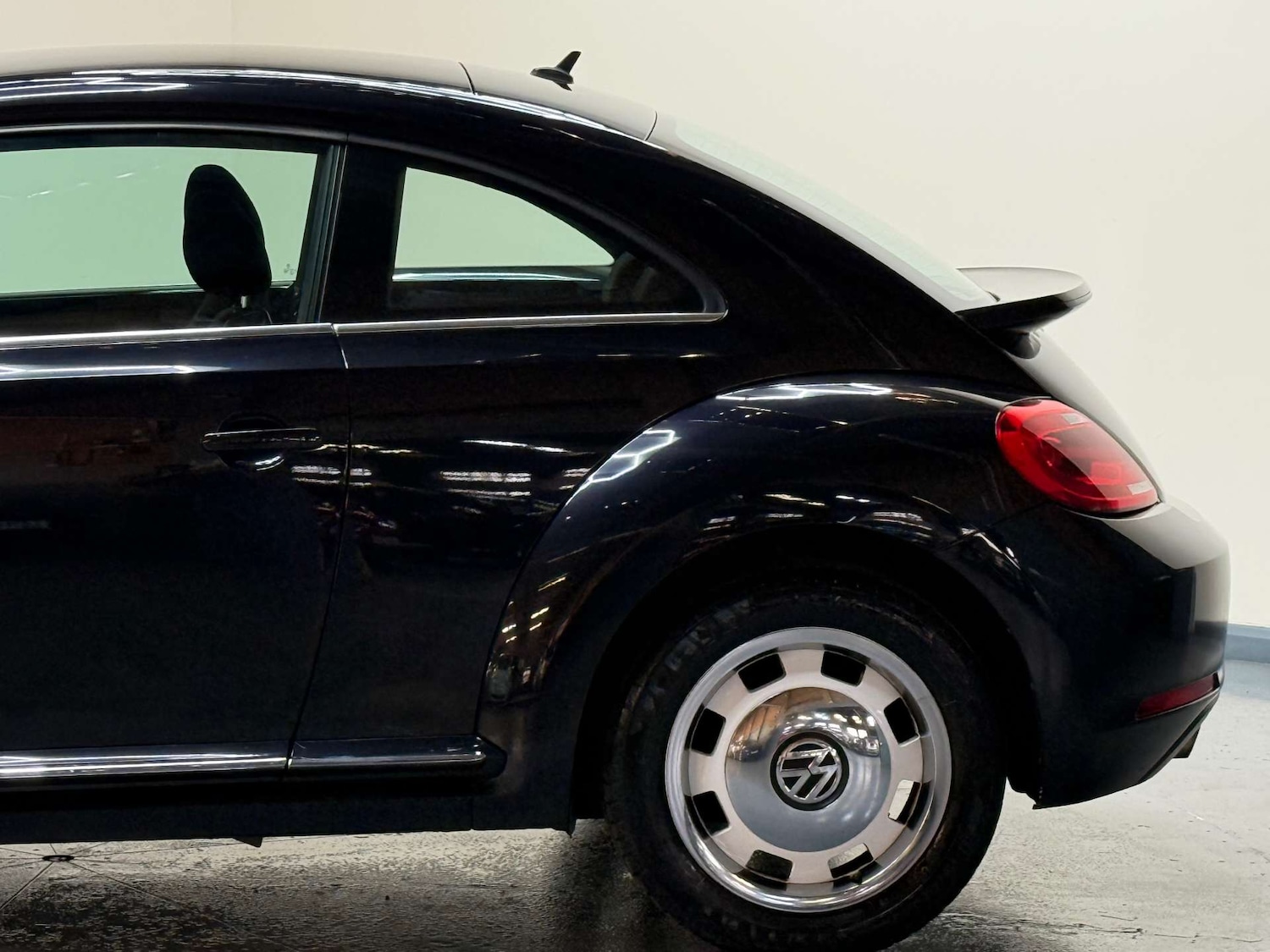 Used Volkswagen Beetle 2012 for sale - 76961784: Photo 42