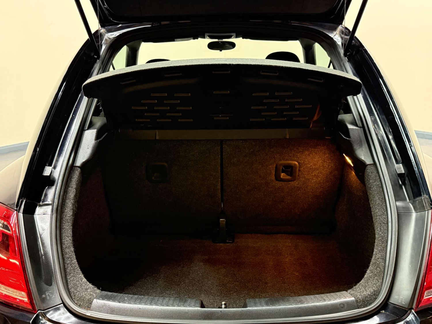 Used Volkswagen Beetle 2012 for sale - 76961784: Photo 57