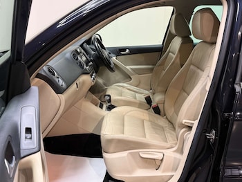 Used Volkswagen Tiguan 2010 for sale - 77065397: Photo