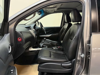 Used Nissan Navara 2016 for sale - 77678645: Photo