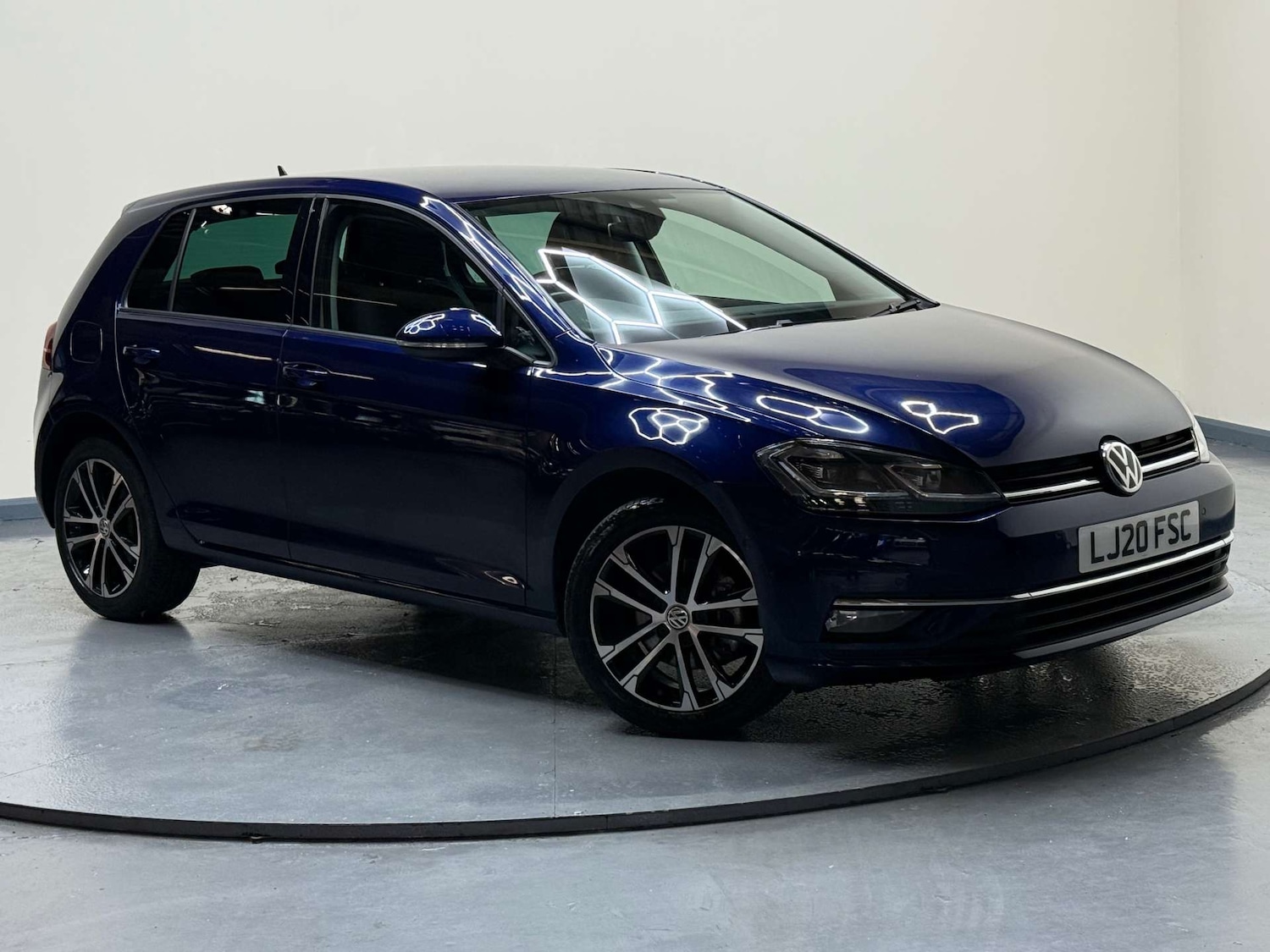 Used Volkswagen Golf 2023 for sale - 76601109: Photo 1