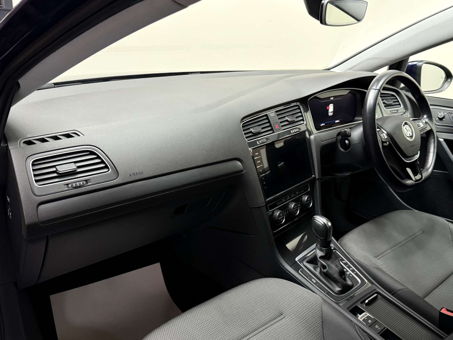 Used Volkswagen Golf 2023 for sale - 76601109: Photo 32