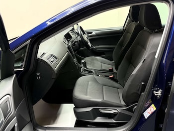 Used Volkswagen Golf undefined for sale - 76601109: Photo