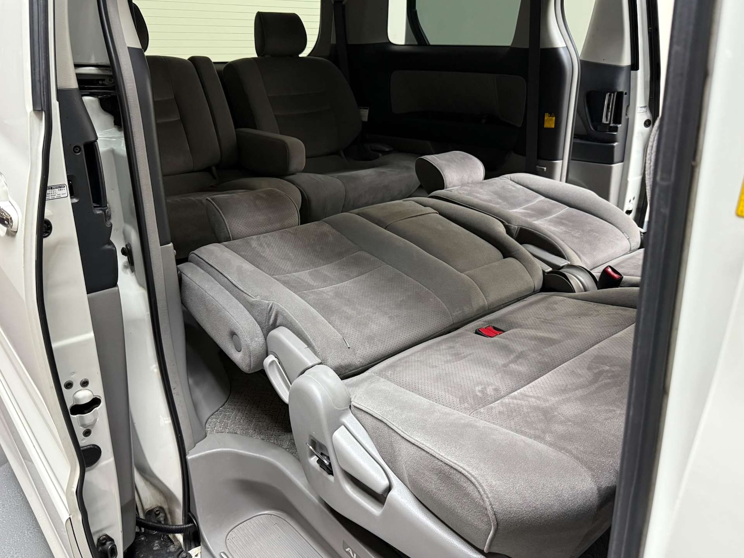 Used Toyota Alphard 2006 for sale - 76581914: Photo 24