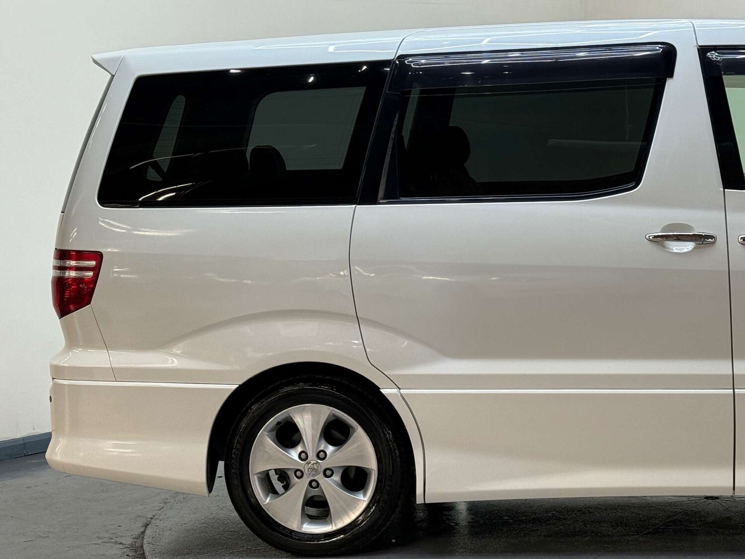 Used Toyota Alphard 2006 for sale - 76581914: Photo 36