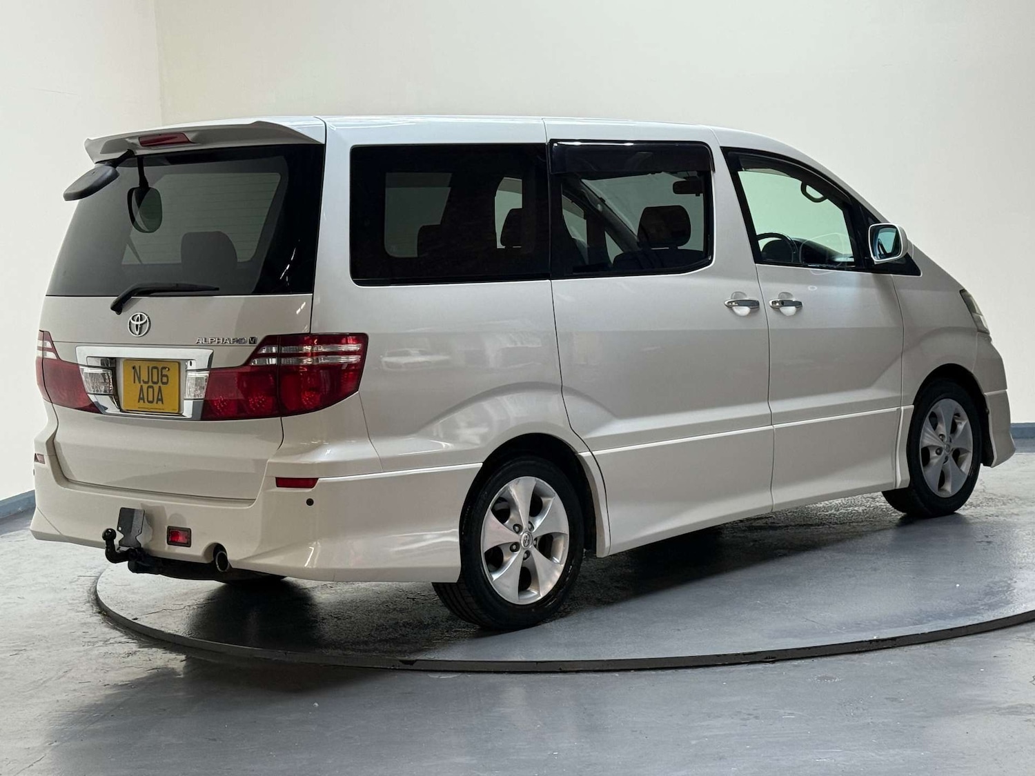 Used Toyota Alphard 2006 for sale - 76581914: Photo 4