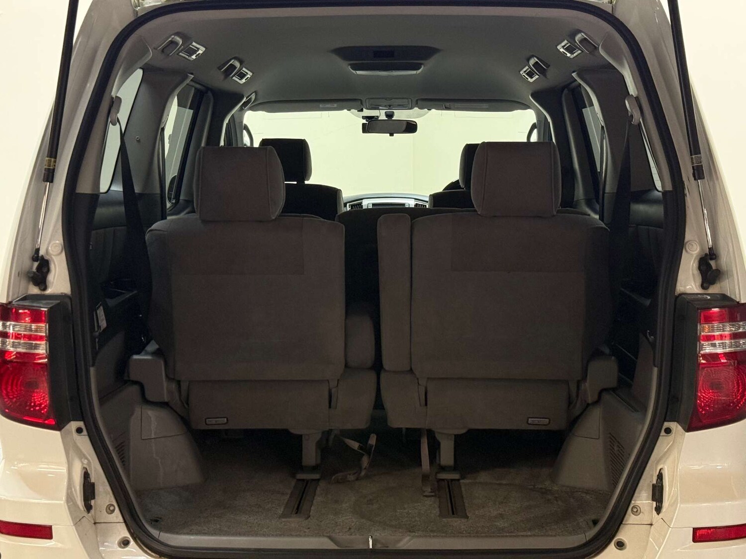 Used Toyota Alphard 2006 for sale - 76581914: Photo 40