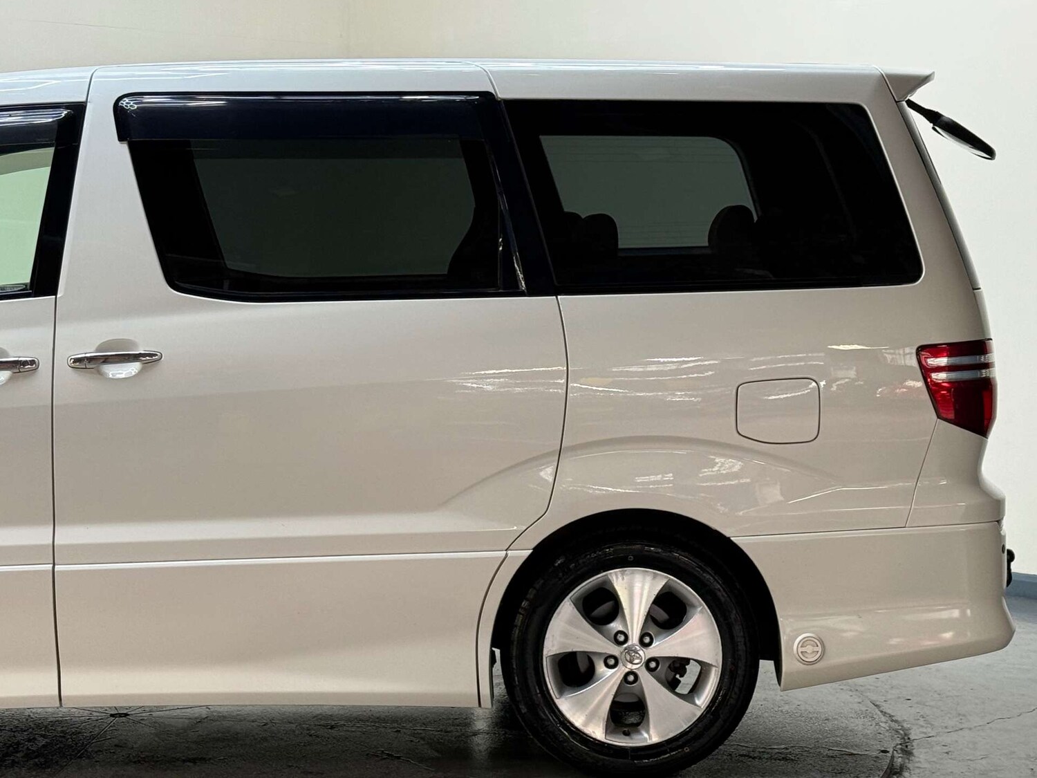 Used Toyota Alphard 2006 for sale - 76581914: Photo 41