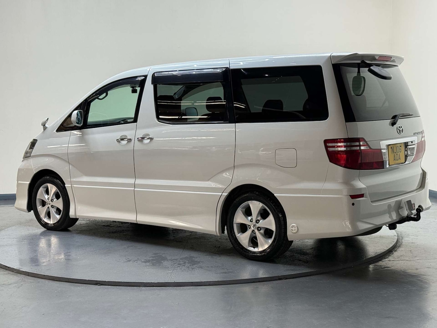 Used Toyota Alphard 2006 for sale - 76581914: Photo 5