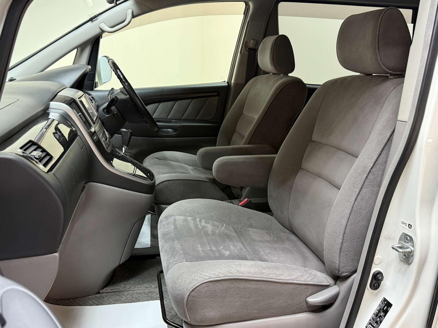 Used Toyota Alphard 2006 for sale - 76581914: Photo 6