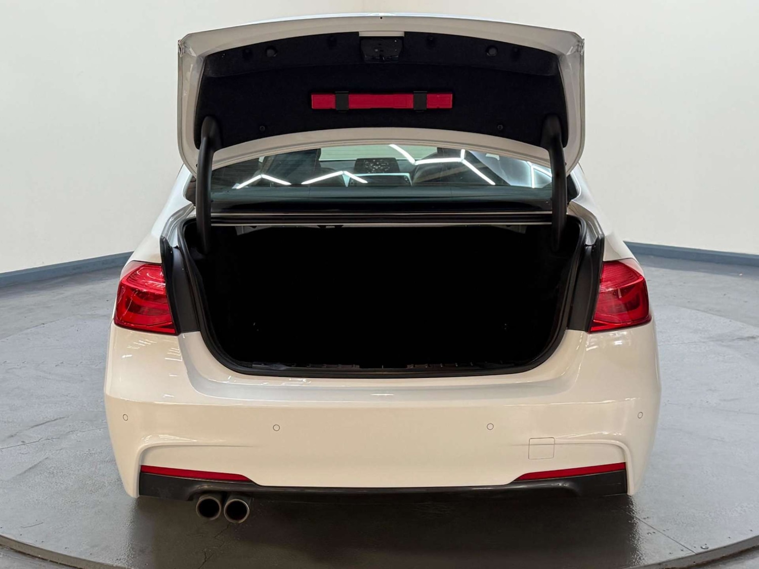 Used BMW 3 Series 2017 for sale - 76600856: Photo 10