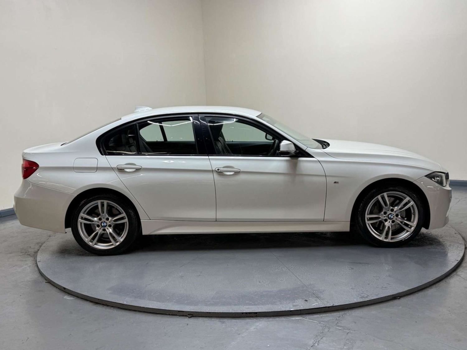 Used BMW 3 Series 2017 for sale - 76600856: Photo 14