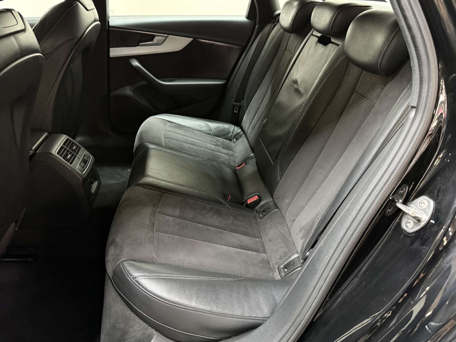 Used Audi A4 2018 for sale - 76363669: Photo 34