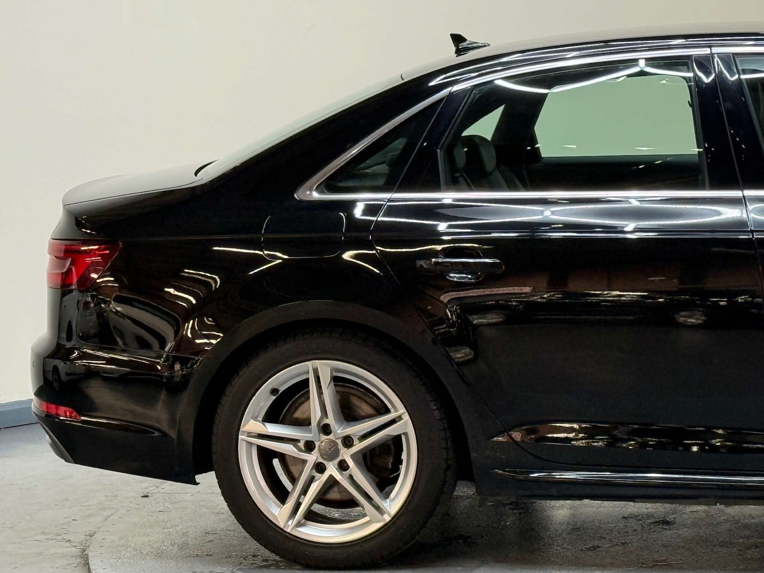 Used Audi A4 2018 for sale - 76363669: Photo 45