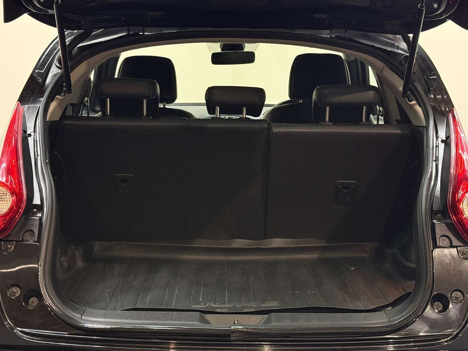 Used Nissan Juke 2011 for sale - 77148693: Photo 59