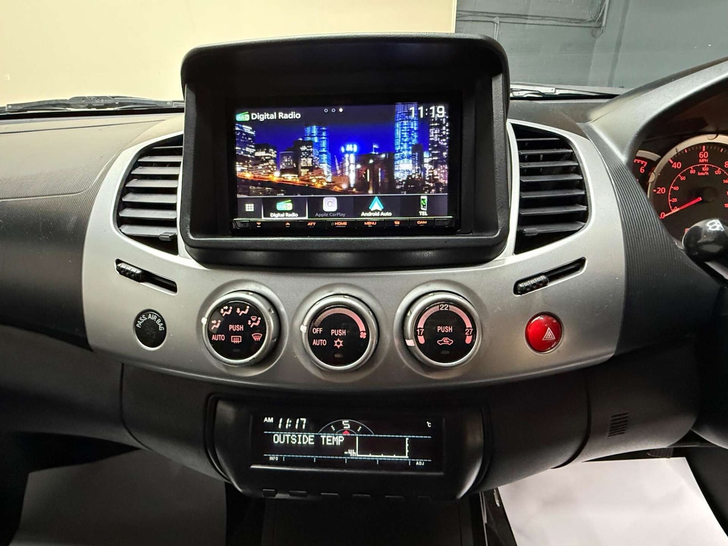 Used Mitsubishi L200 2014 for sale - 76181043: Photo 25