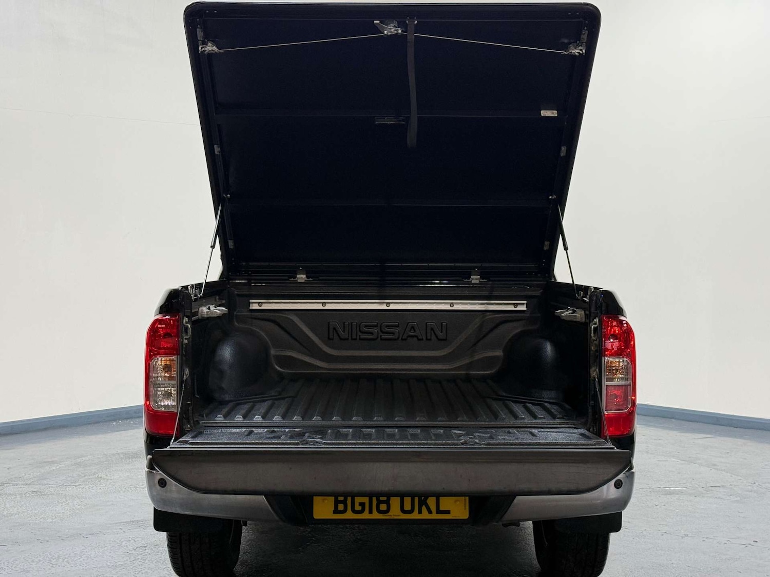 Used Nissan Navara 2018 for sale - 77650482: Photo 10