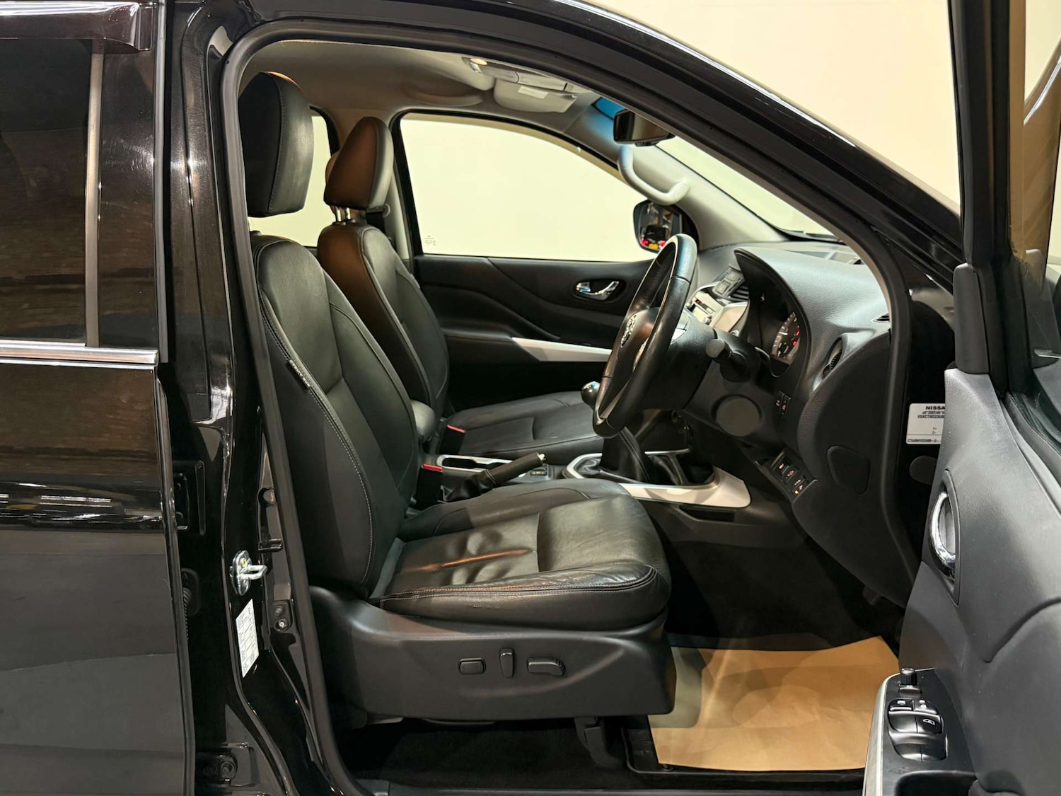 Used Nissan Navara 2018 for sale - 77650482: Photo 14