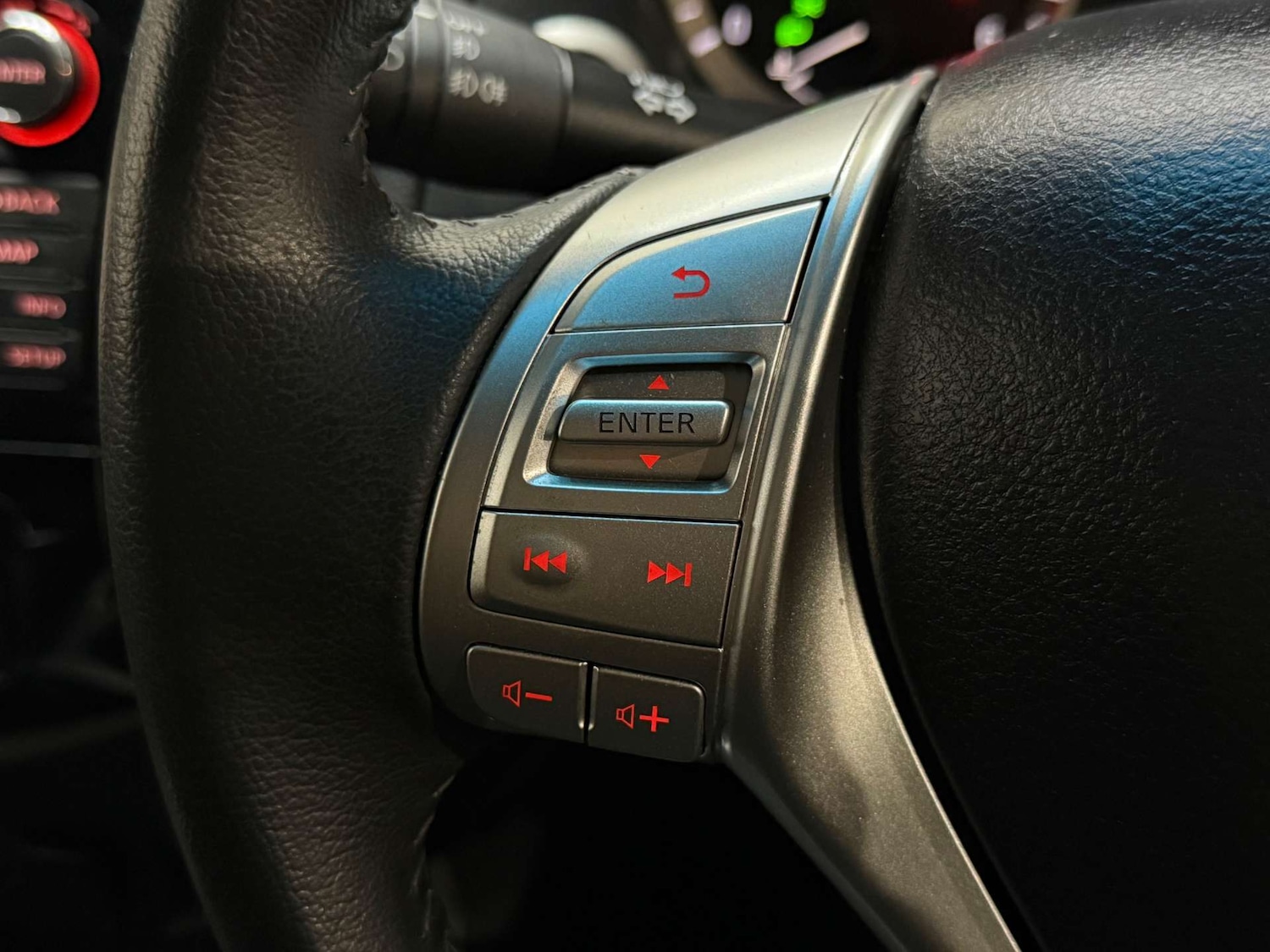 Used Nissan Navara 2018 for sale - 77650482: Photo 15