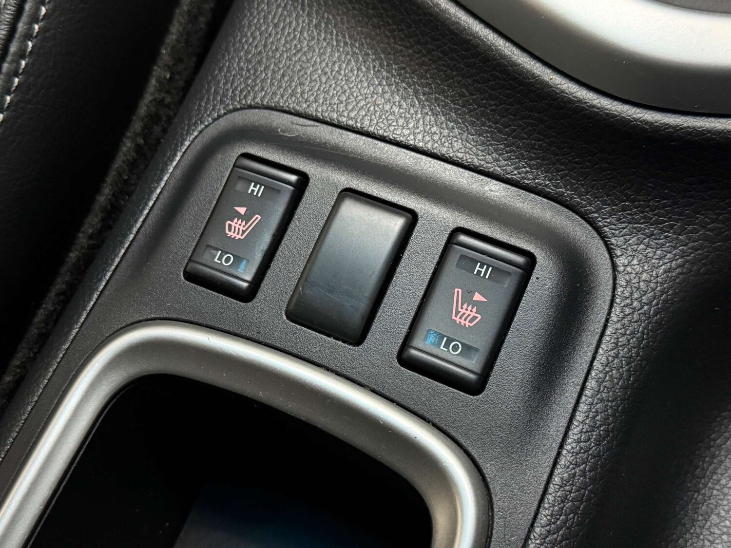 Used Nissan Navara 2018 for sale - 77650482: Photo 22