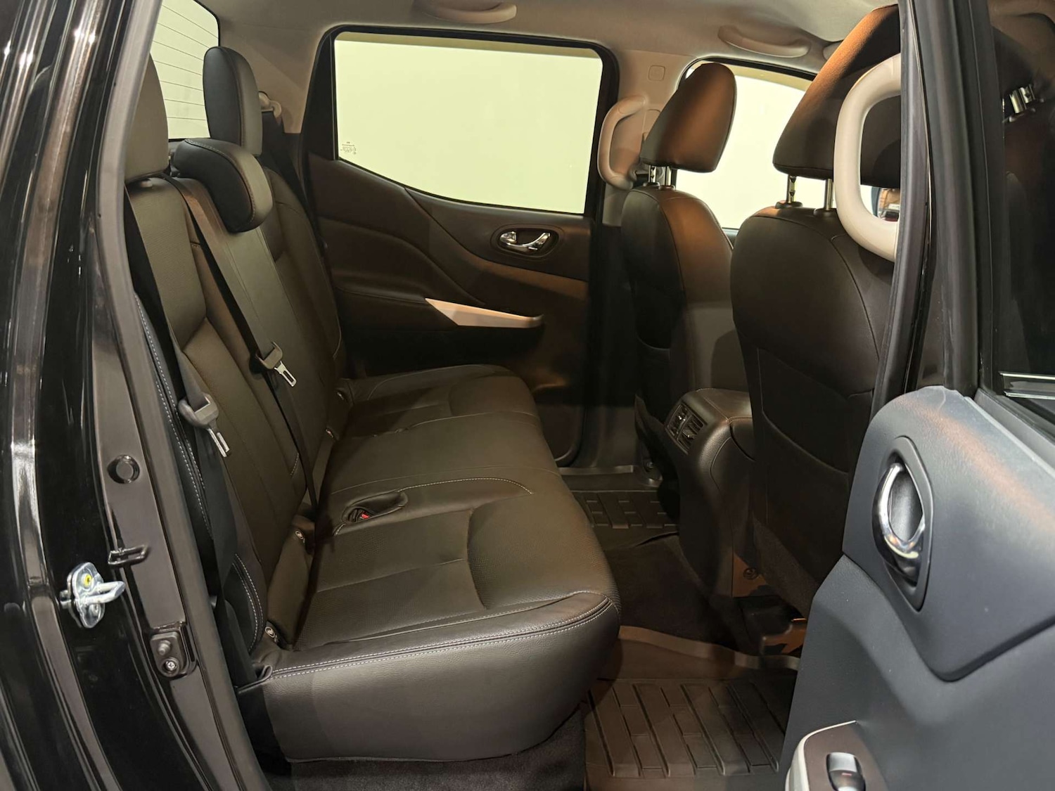 Used Nissan Navara 2018 for sale - 77650482: Photo 25