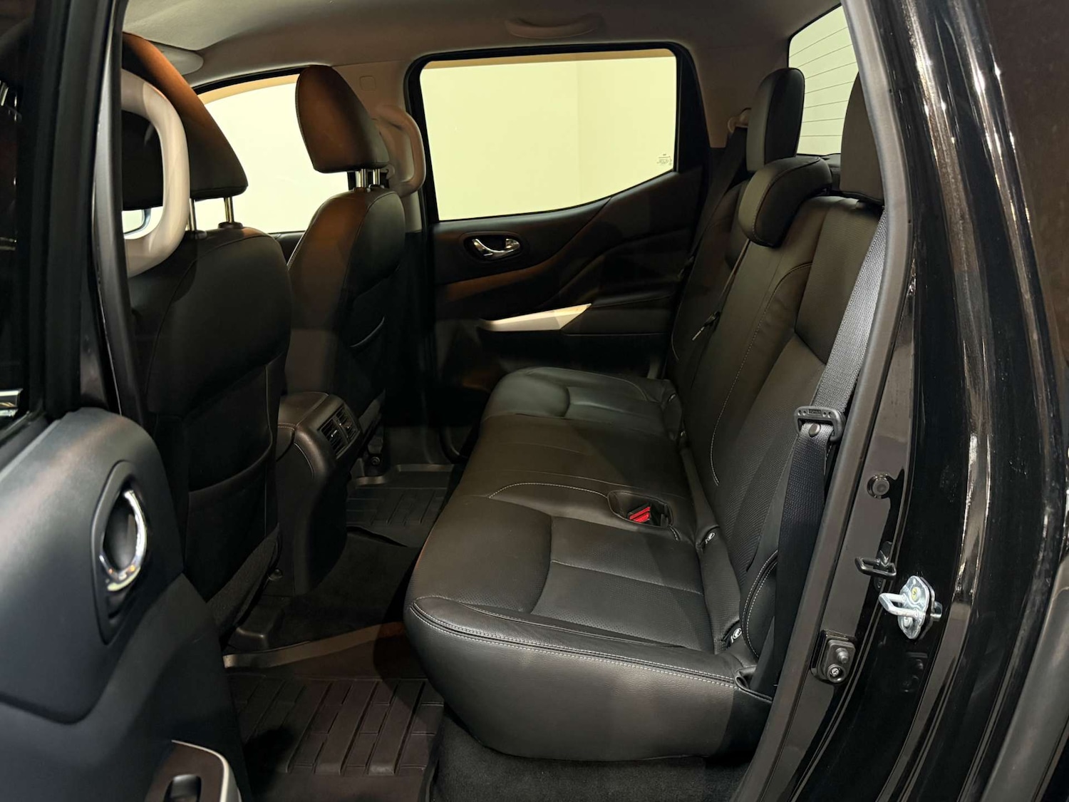 Used Nissan Navara 2018 for sale - 77650482: Photo 32