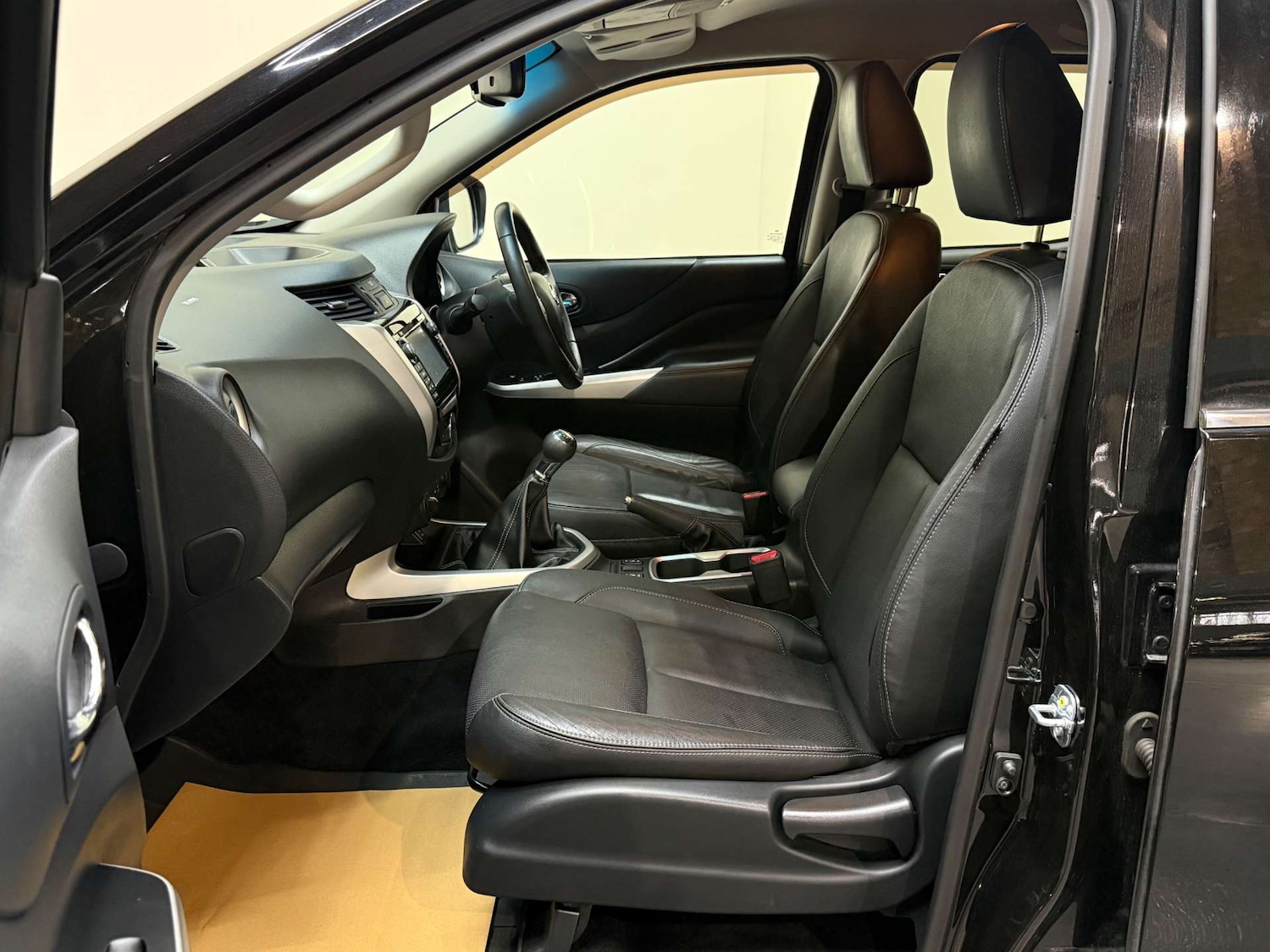 Used Nissan Navara 2018 for sale - 77650482: Photo 4