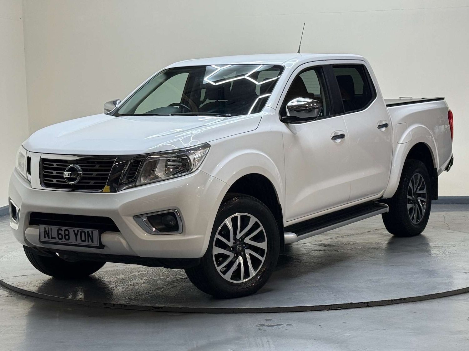 Used Nissan Navara 2018 for sale - 77276682: Photo 2