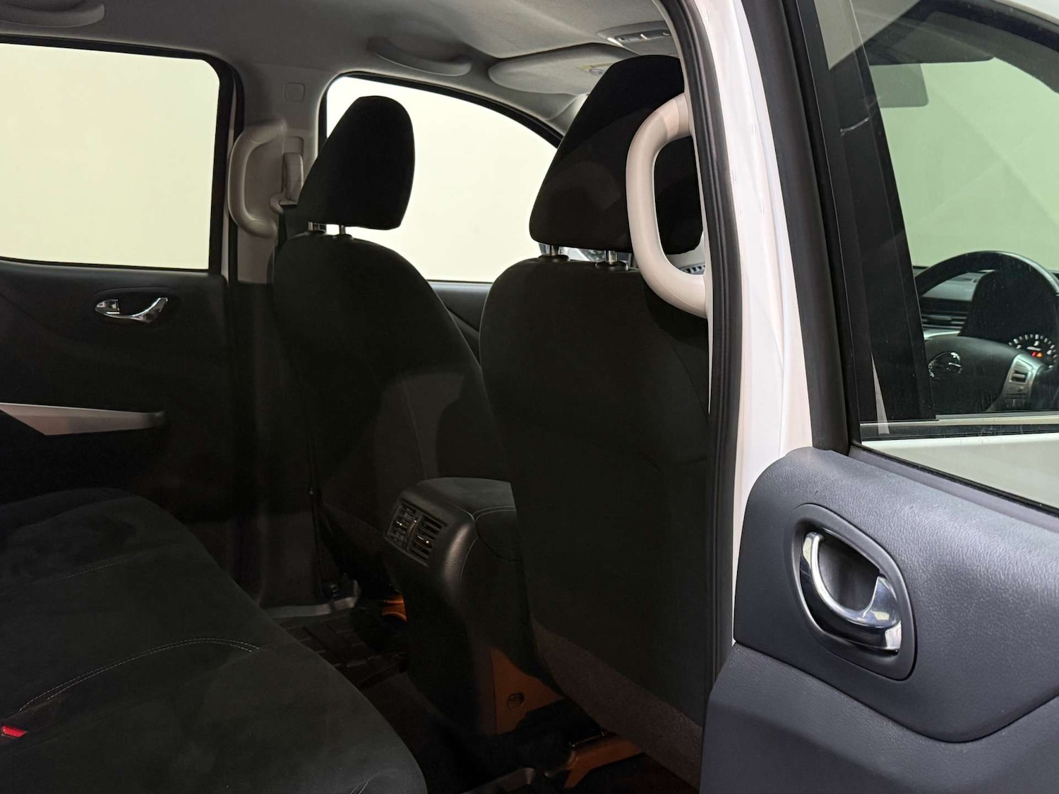 Used Nissan Navara 2018 for sale - 77276682: Photo 25