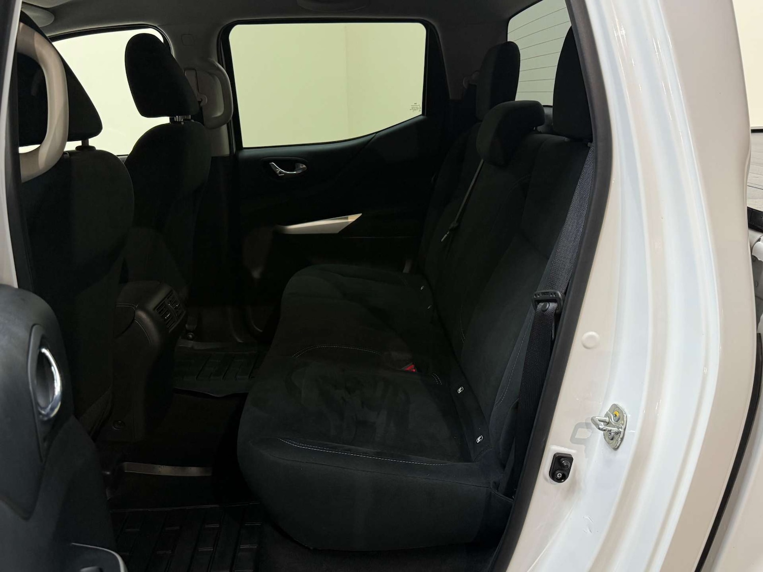 Used Nissan Navara 2018 for sale - 77276682: Photo 35