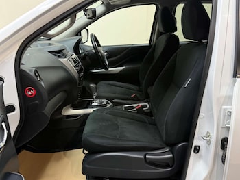 Used Nissan Navara 2018 for sale - 77276682: Photo