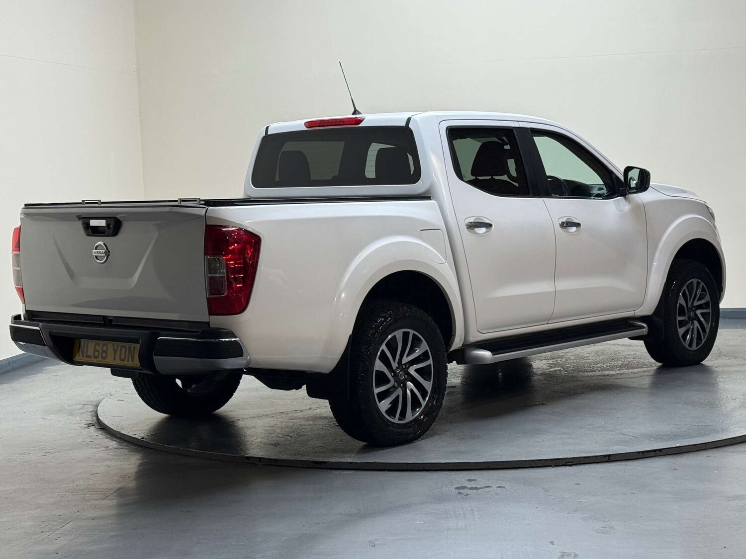 Used Nissan Navara 2018 for sale - 77276682: Photo 60