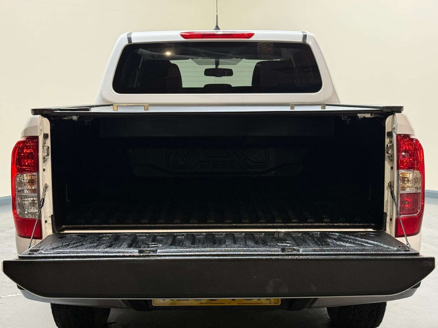 Used Nissan Navara 2018 for sale - 77276682: Photo 64