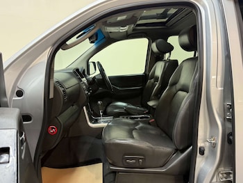 Used Nissan Navara 2011 for sale - 77342880: Photo