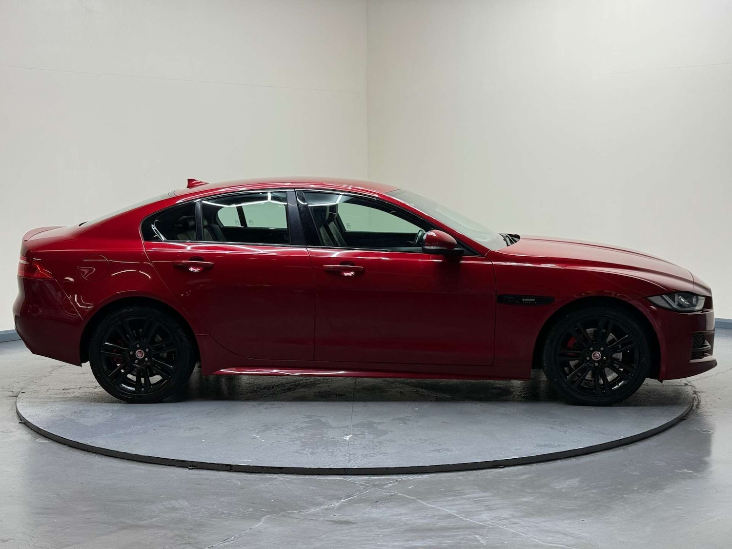 Used Jaguar XE 2016 for sale - 76650422: Photo 13