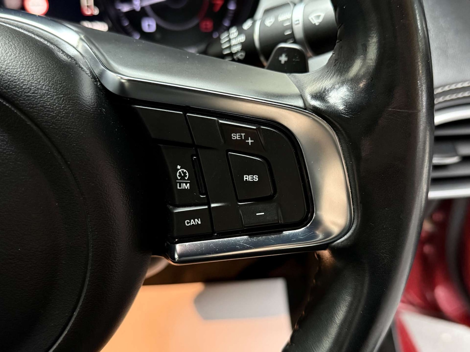 Used Jaguar XE 2016 for sale - 76650422: Photo 19