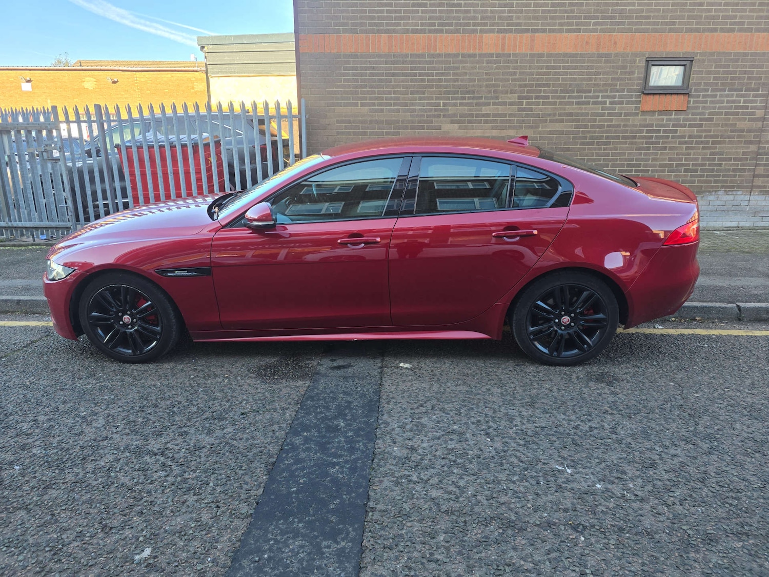 Used Jaguar XE 2016 for sale - 76650422: Photo 2